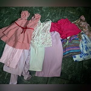 10 Assorted women’s tops